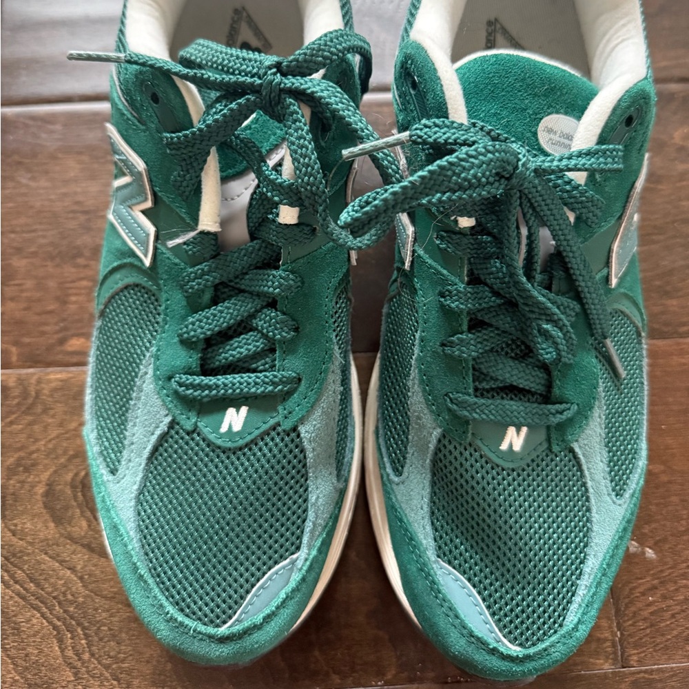 New Balance 2002R